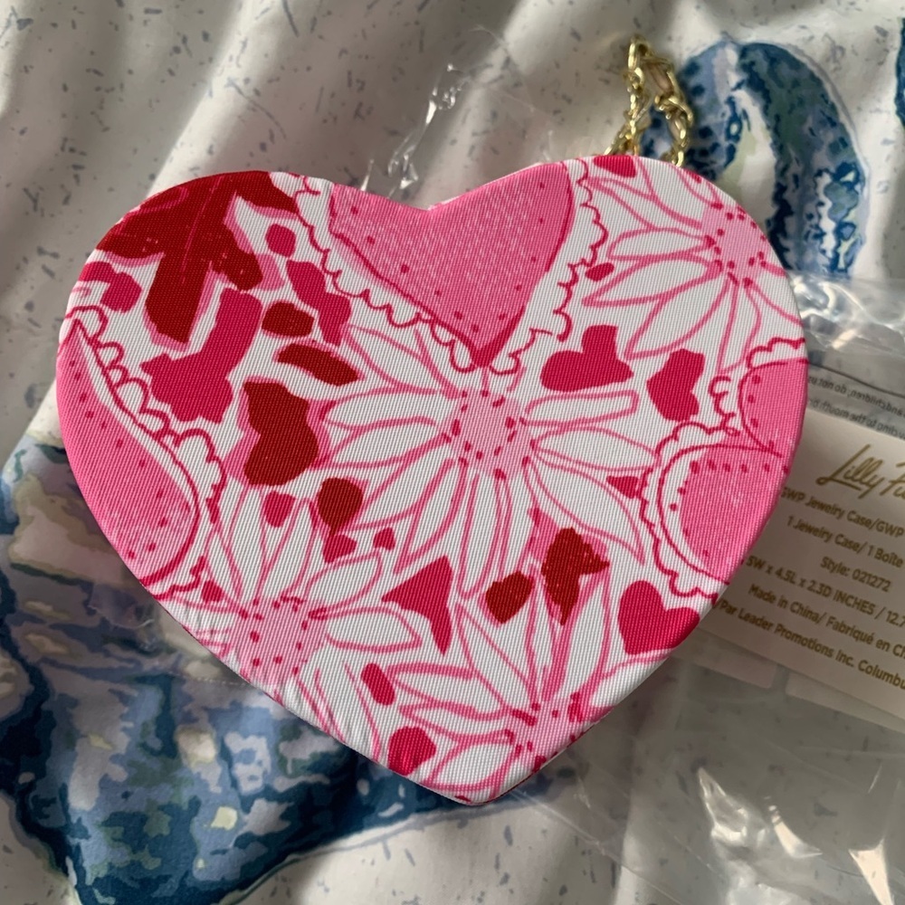 Lilly Pulitzer Pink and Red Heart-Shaped Jewelry Case NWT - Picture 2 of 5